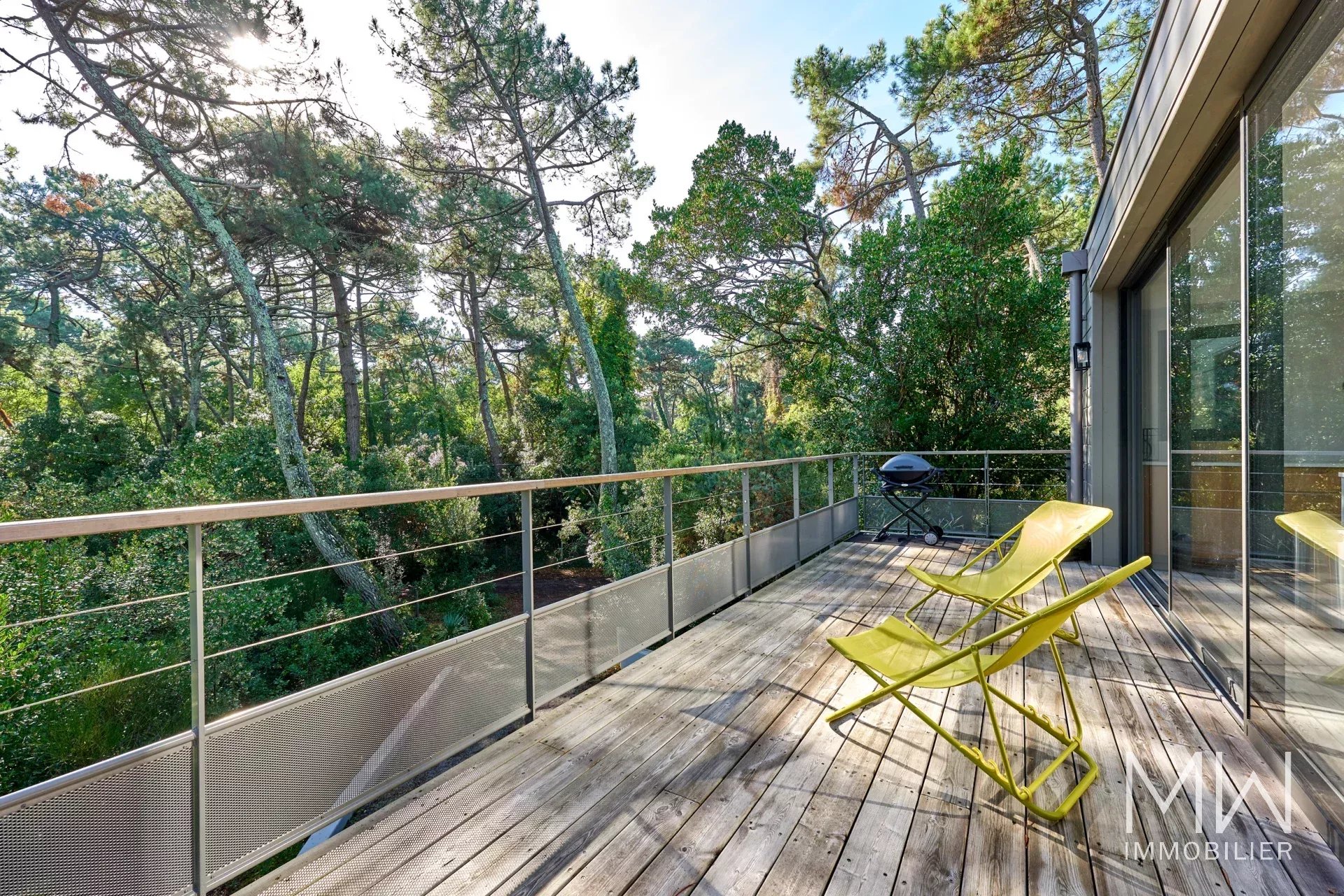 VILLA NESTLED IN THE PINES – CAP FERRET – SLEEPS 8