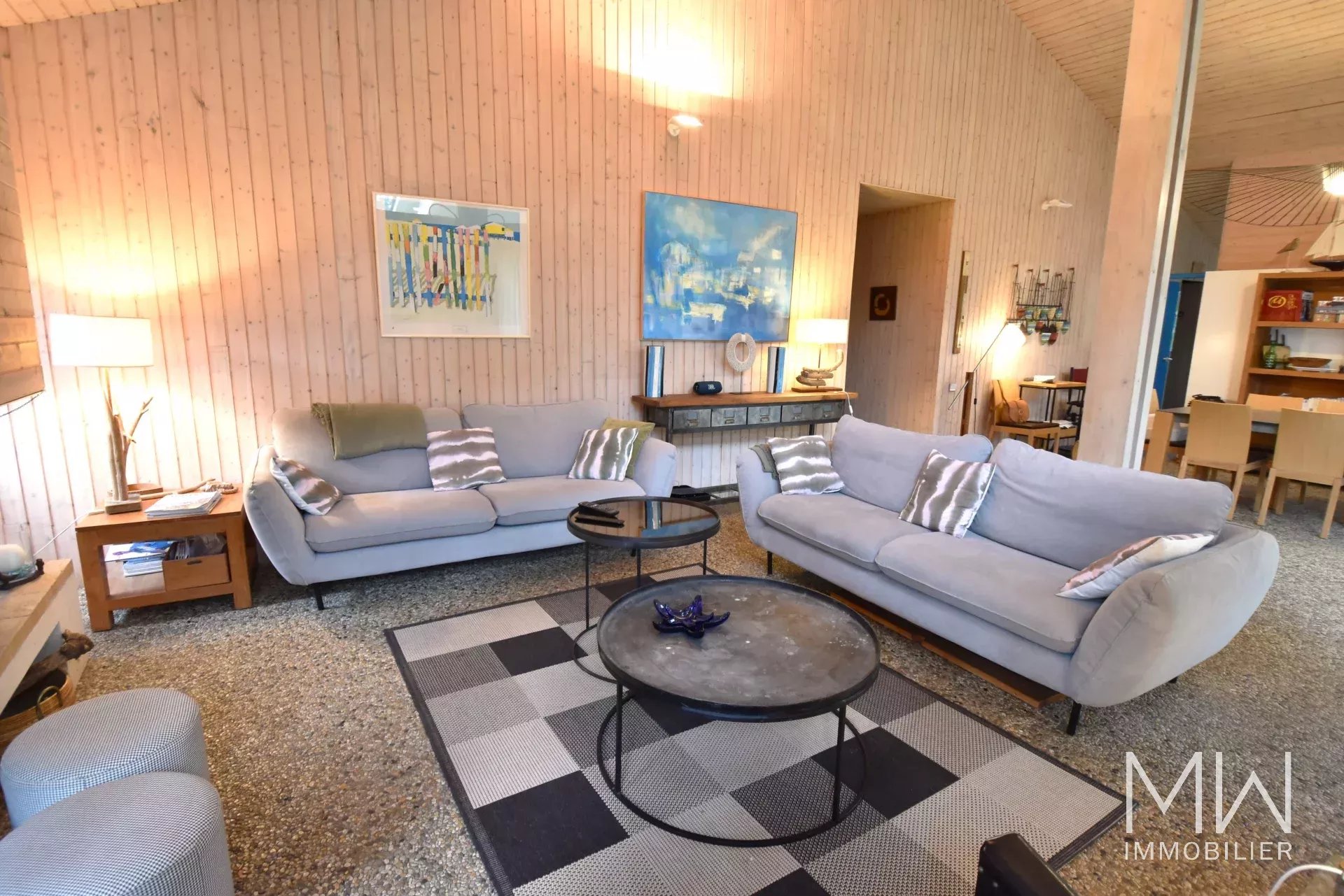 CAP FERRET BETWEEN THE BAY AND THE OCEAN