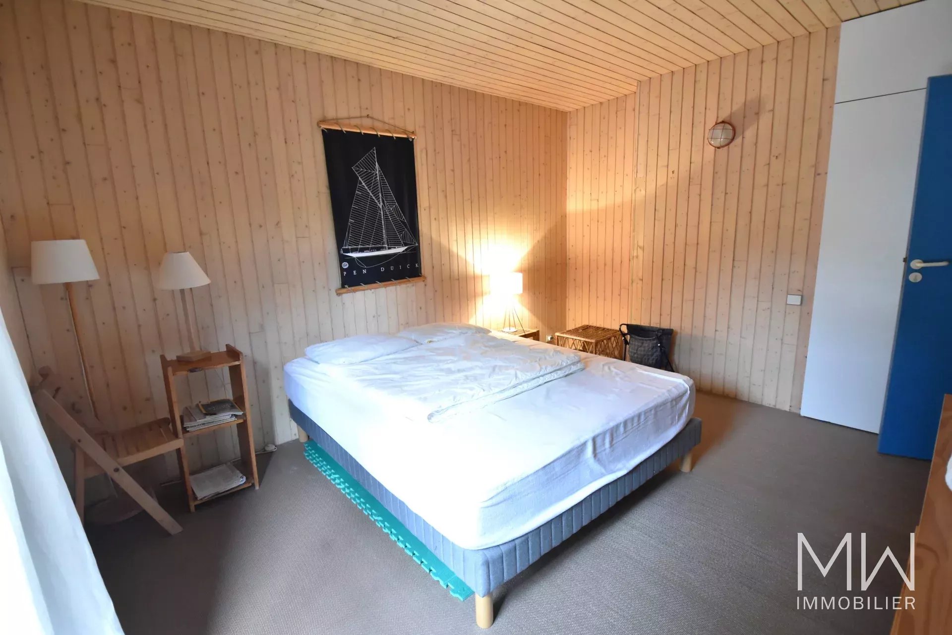 CAP FERRET BETWEEN THE BAY AND THE OCEAN