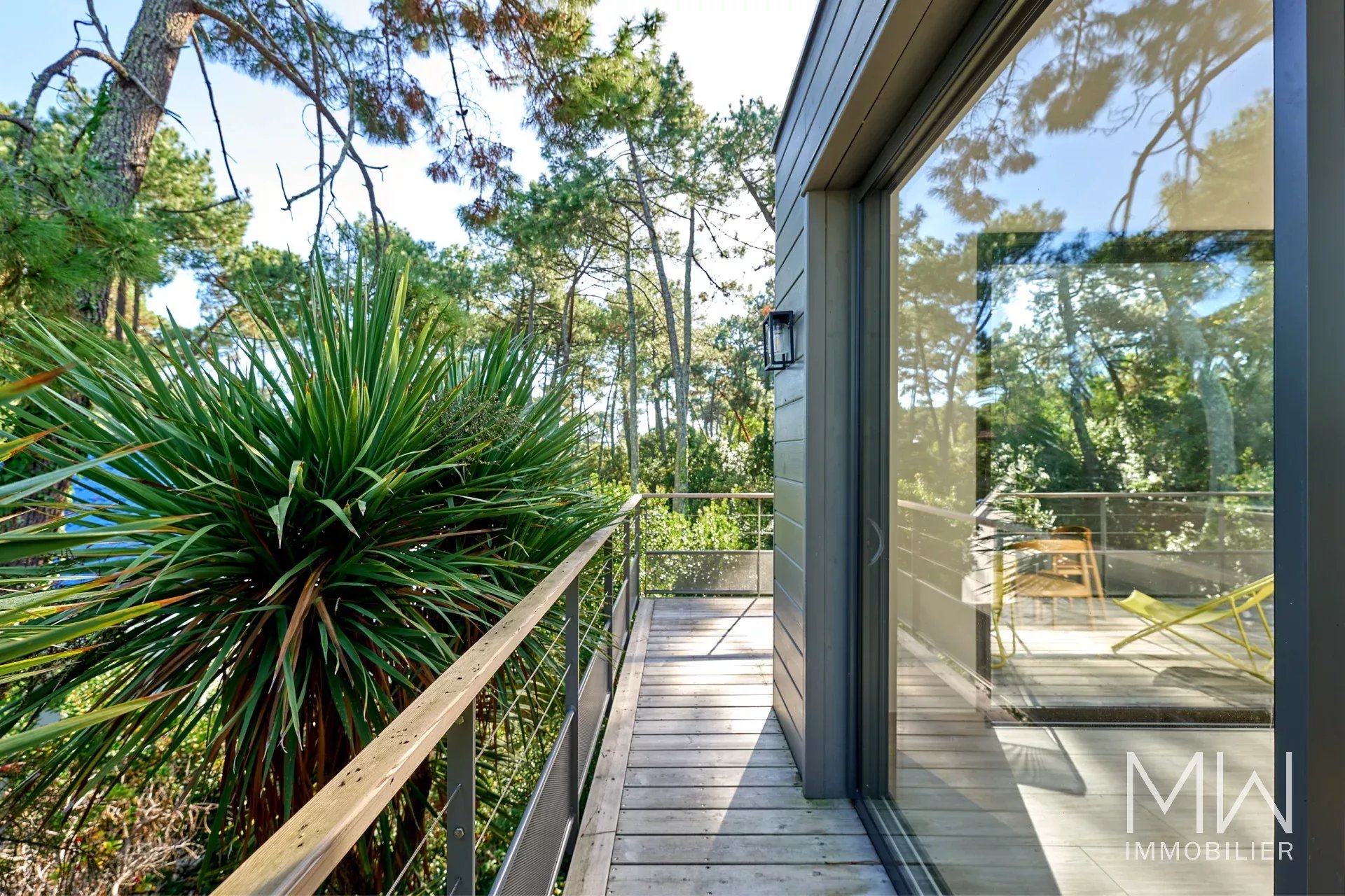 VILLA NESTLED IN THE PINES – CAP FERRET – SLEEPS 8