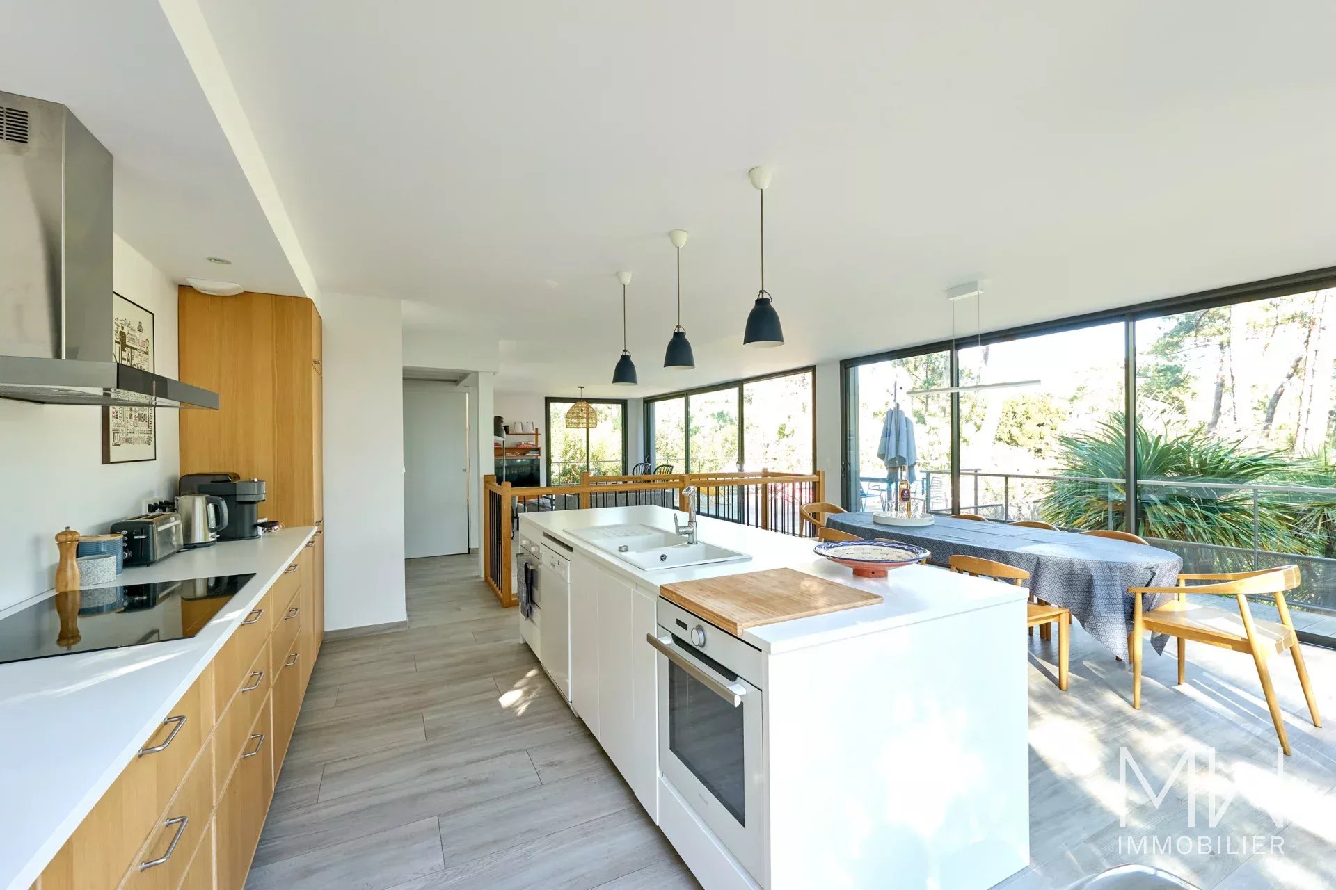 VILLA NESTLED IN THE PINES – CAP FERRET – SLEEPS 8