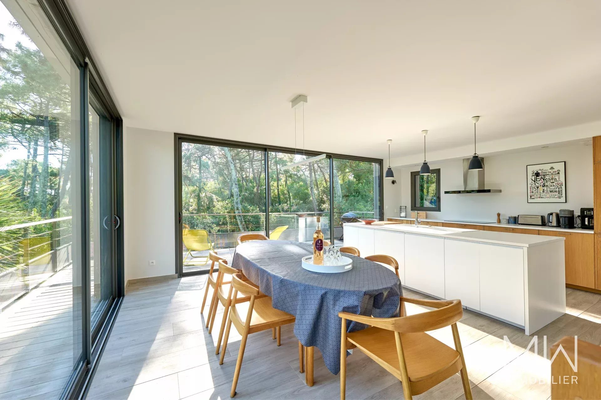 VILLA NESTLED IN THE PINES – CAP FERRET – SLEEPS 8