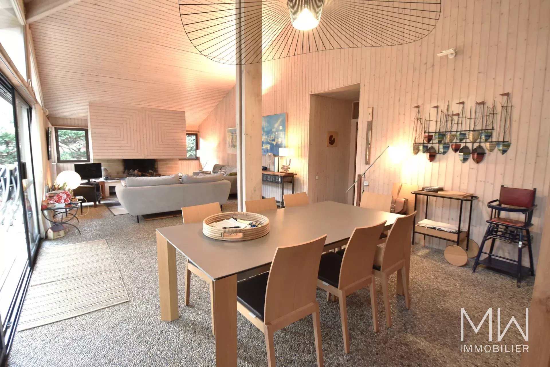 CAP FERRET BETWEEN THE BAY AND THE OCEAN