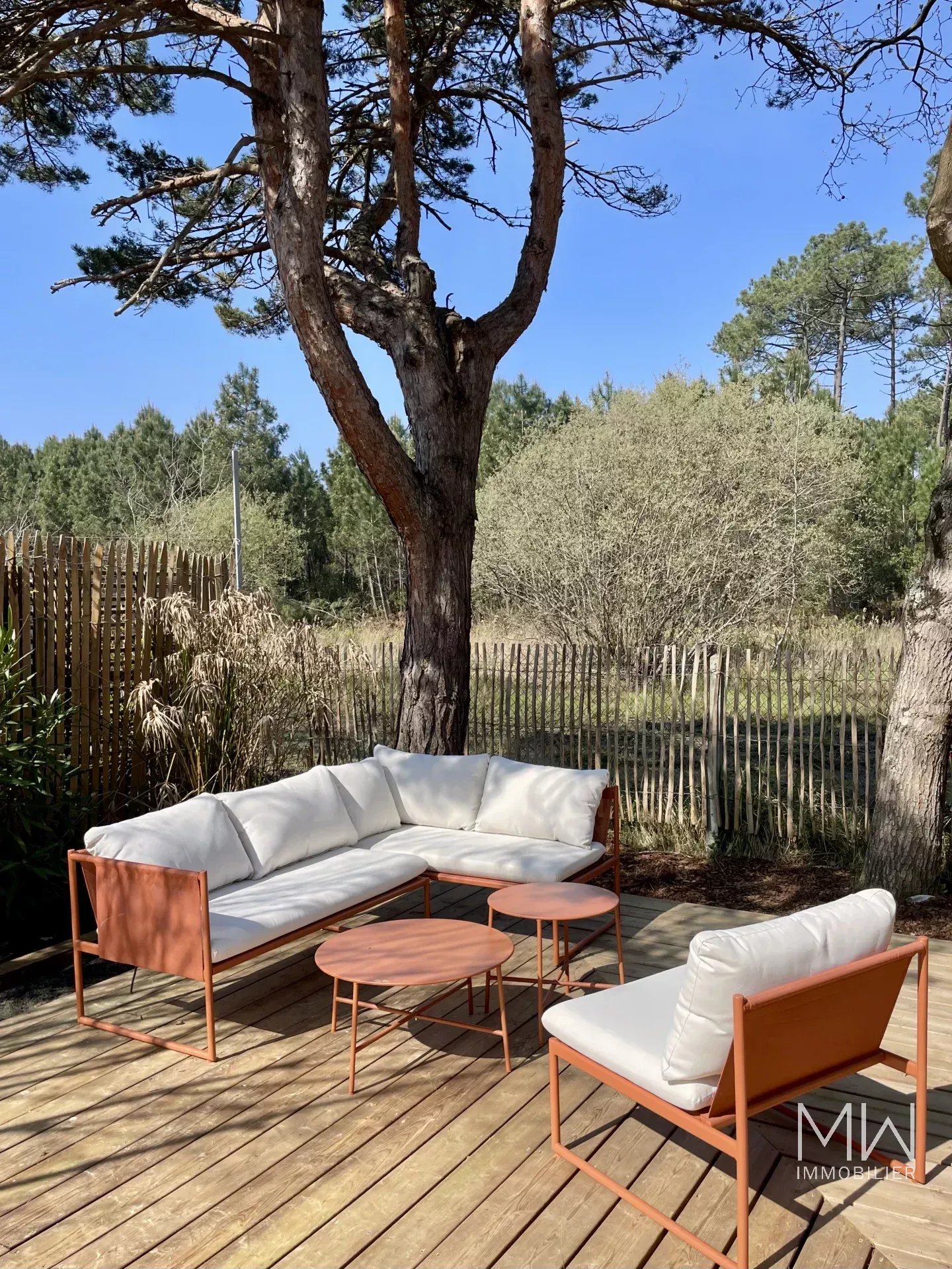 WOODEN VILLA WITH SWIMMING POOL – LE CANON – SLEEPS 12