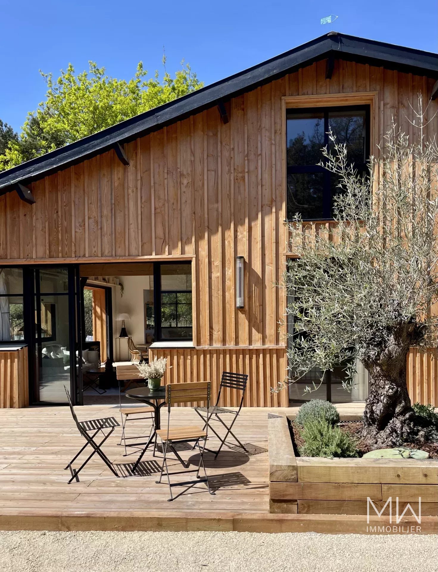 WOODEN VILLA WITH SWIMMING POOL – LE CANON – SLEEPS 12