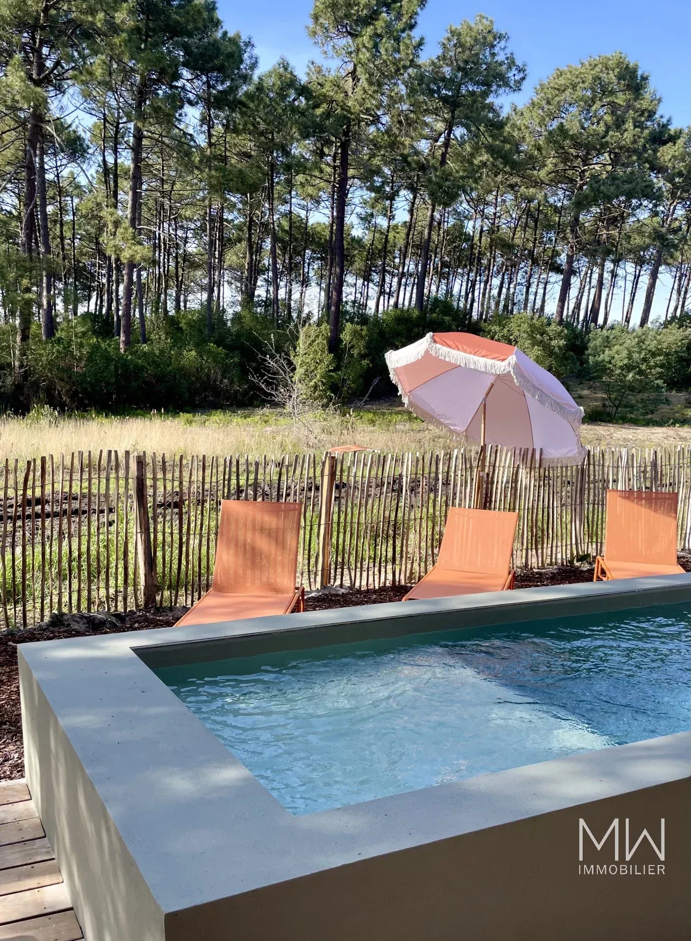 WOODEN VILLA WITH SWIMMING POOL – LE CANON – SLEEPS 12